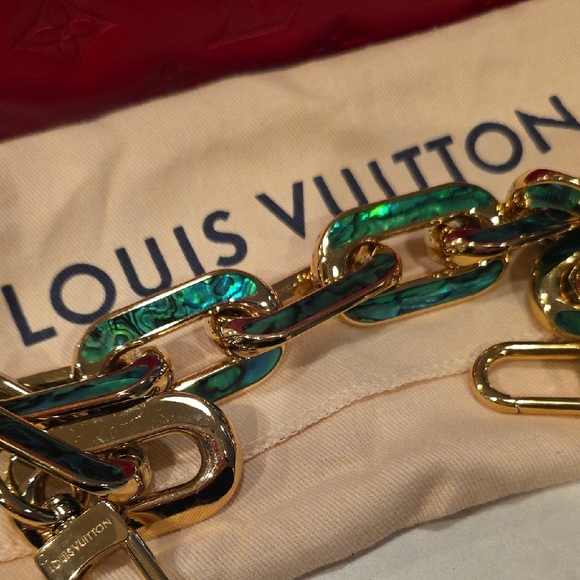 Louis Vuitton Coussin BB with Green Mother Of Pearl Strap - Picture 3 of 9